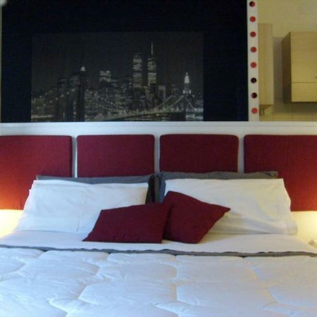 I Cugi Metropolis Apartment บรอนเต ภายนอก รูปภาพ
