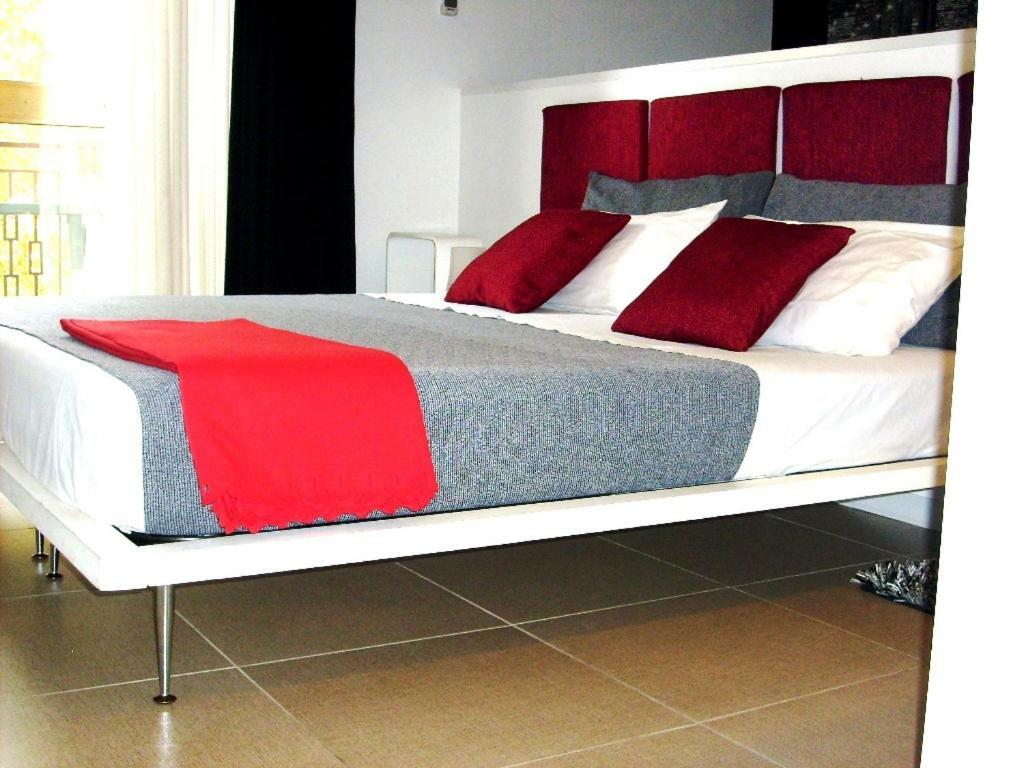 I Cugi Metropolis Apartment บรอนเต ภายนอก รูปภาพ