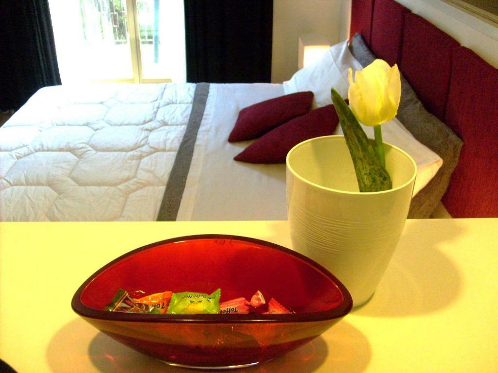 I Cugi Metropolis Apartment บรอนเต ภายนอก รูปภาพ