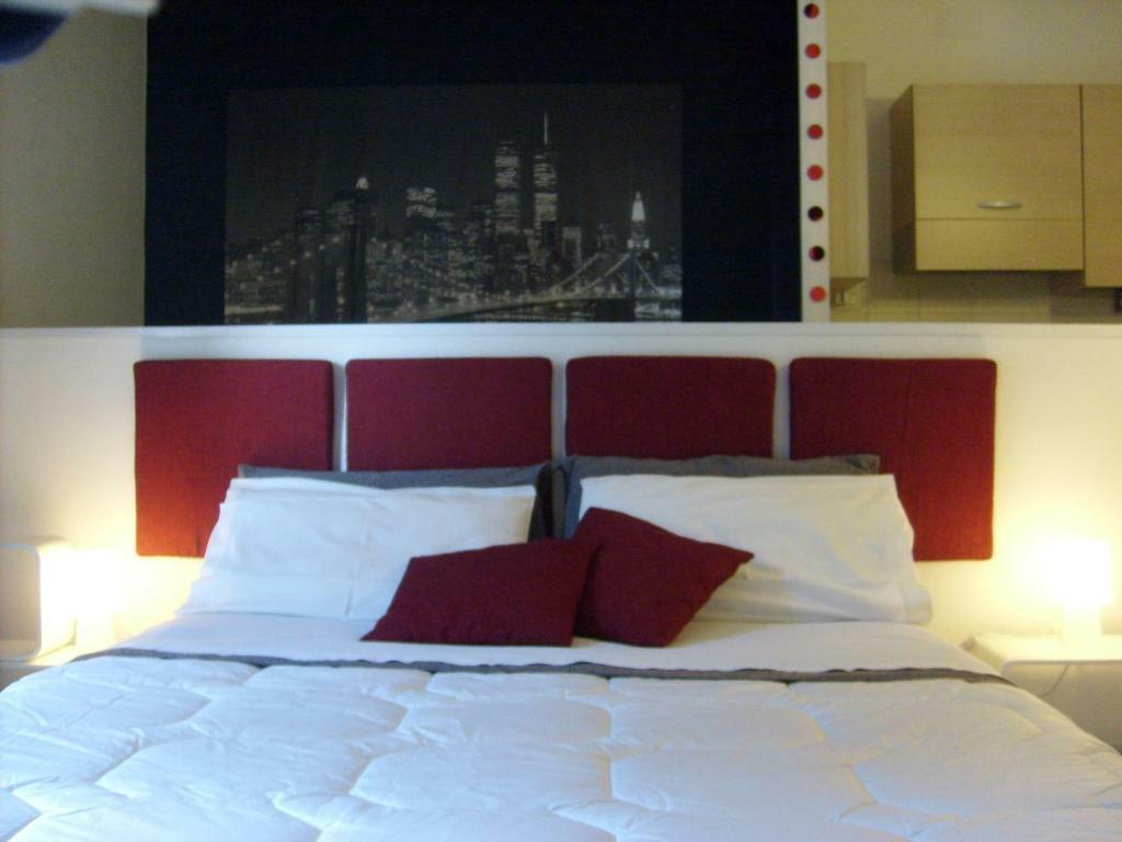 I Cugi Metropolis Apartment บรอนเต ภายนอก รูปภาพ