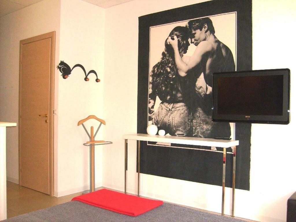 I Cugi Metropolis Apartment บรอนเต ภายนอก รูปภาพ
